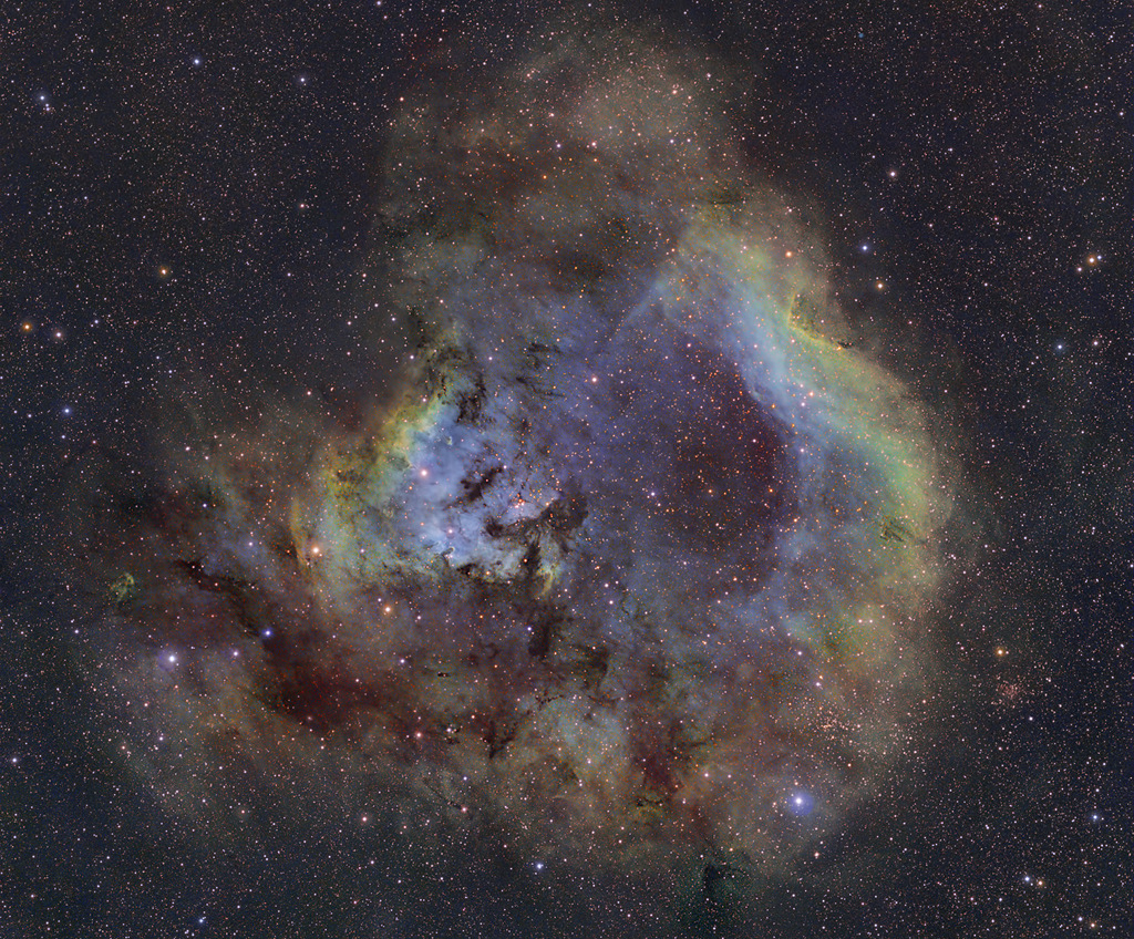 仙王座的 NGC 7822