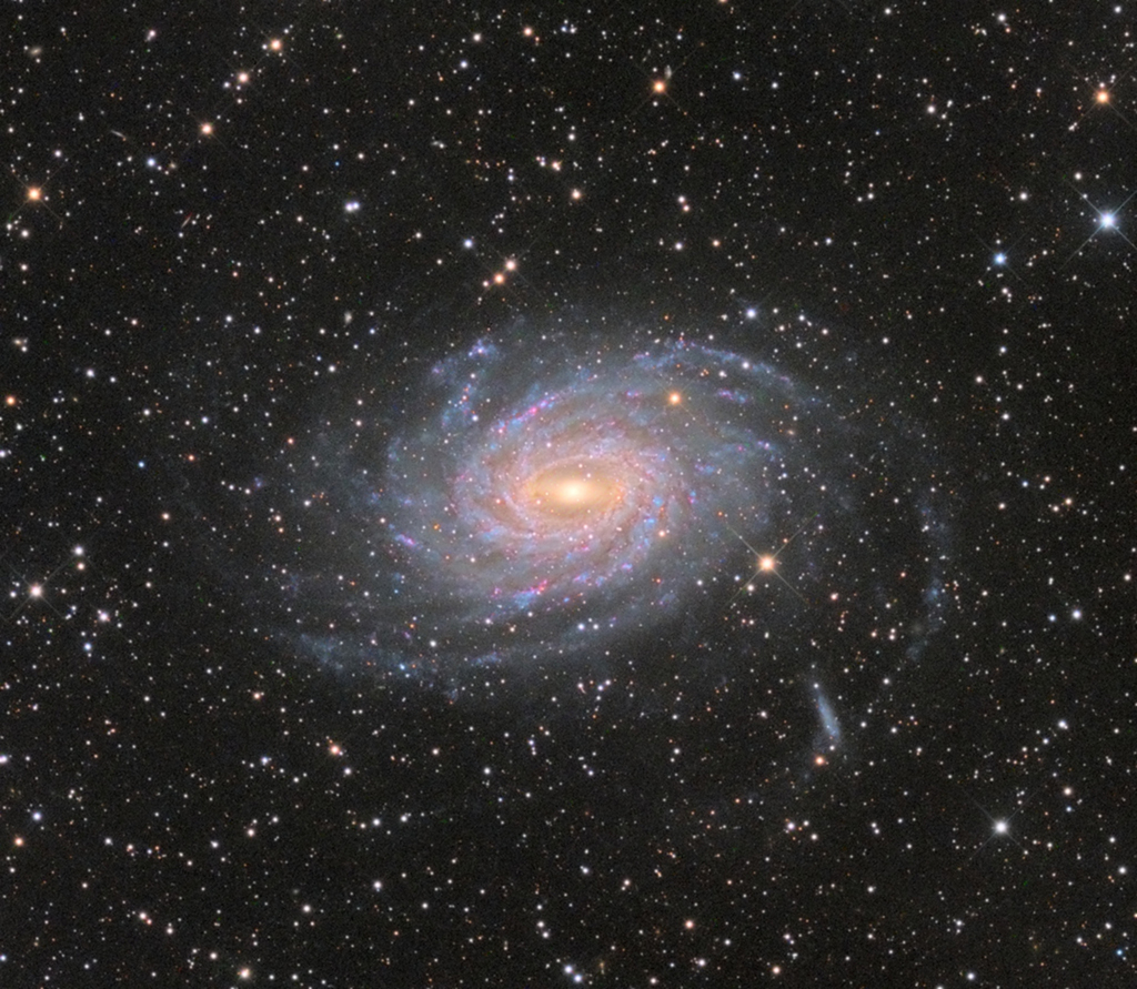 螺旋星系NGC 6744